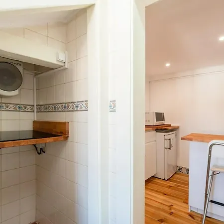 아파트 Attic With Balcony In Bairro Alto *