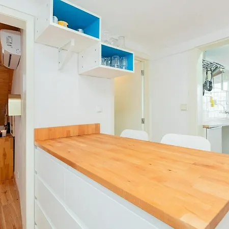 Attic With Balcony In Bairro Alto