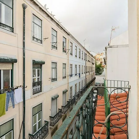 Attic With Balcony In Bairro Alto 아파트 *