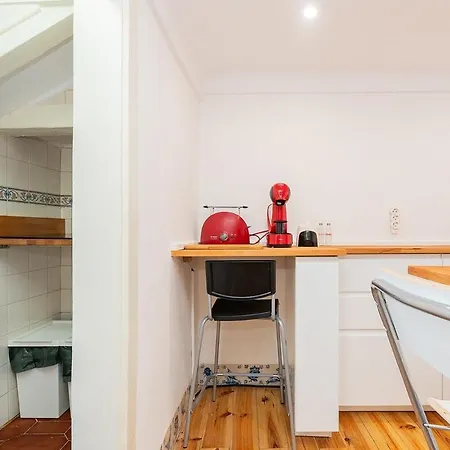 Daire Attic With Balcony In Bairro Alto *